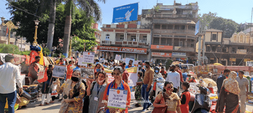 As part of the community awareness campaigns, each CAG held an Air Quality Rally in their neighborhood. The group also participated in a city-wide rally organized by the Indore Municipal Corporation.