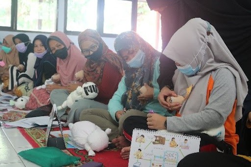 In Makassar, BHC partnered with the city government to organize and facilitate a 5-day stunting prevention training for health workers.